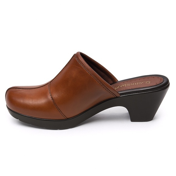 NEW No Tags St. John’s Bay Brown Leather Clogs 7 Medium - Picture 2 of 6